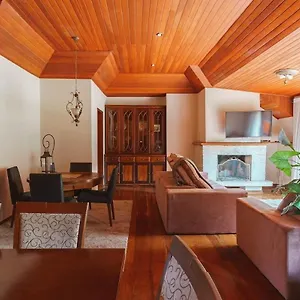Apartamento Apto Charmoso Com Lareira Próximo Ao Capivari